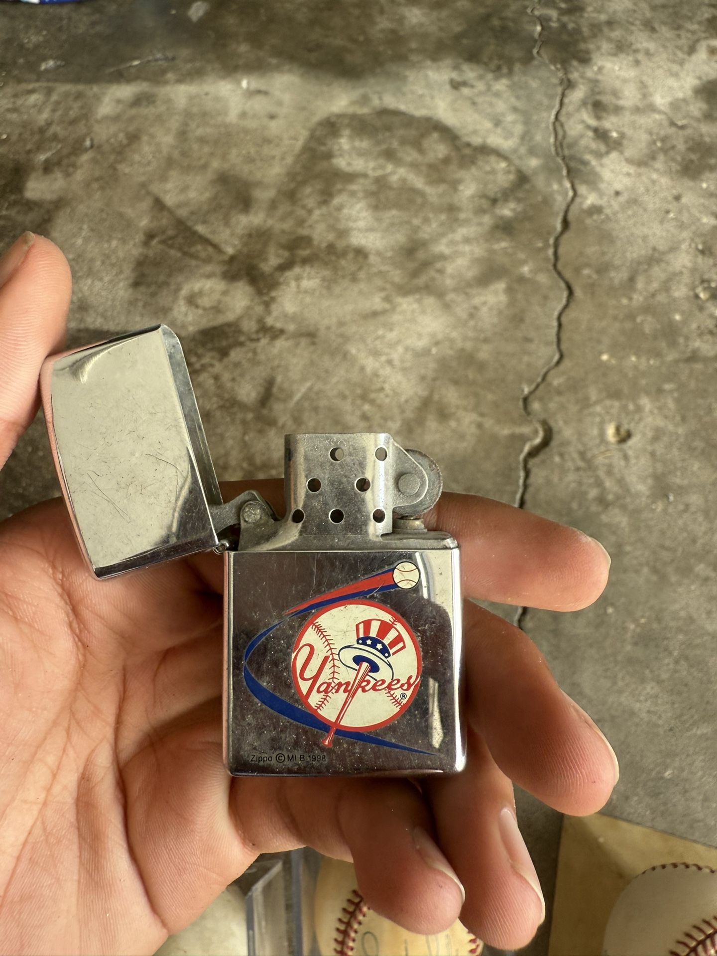YANKEE LIGHTER