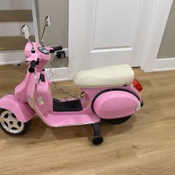 Girls Vespa