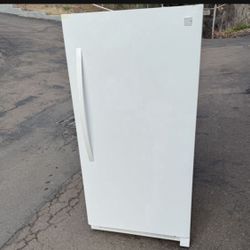 16 Cubics Standing Upright Freezer frost free Great For Garage (free local delivery)