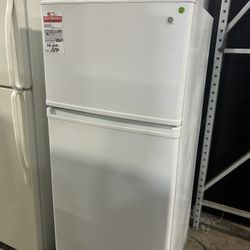 White 24” Top Freezer Fridge