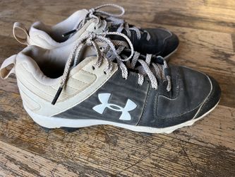Under Armour Cleats Size 5 Small Adult Or Large Kid