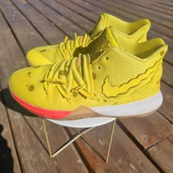 Nike Kyrie 5 Spongebob Kids 5Y, Woman Size 7. CN4501-700 Yellow Basketball Shoes