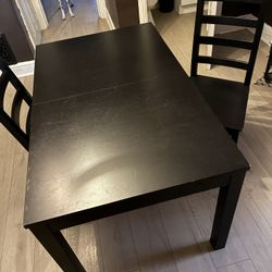 Dining Room Table w/ Extended Leaf