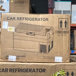 Car refrigerator