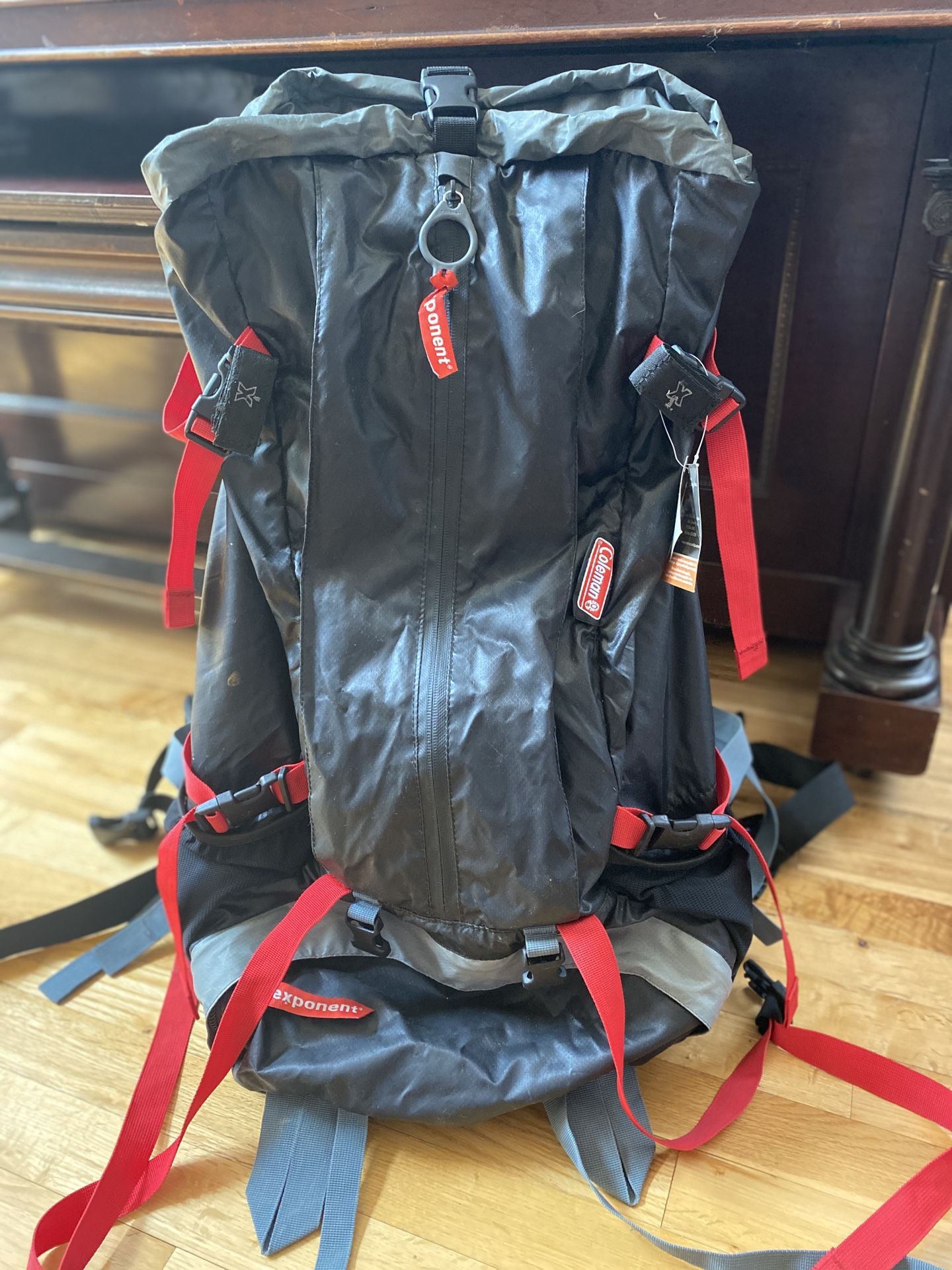 NEW COLEMAN EXPONENT INTERNAL HIKING BACKPACK