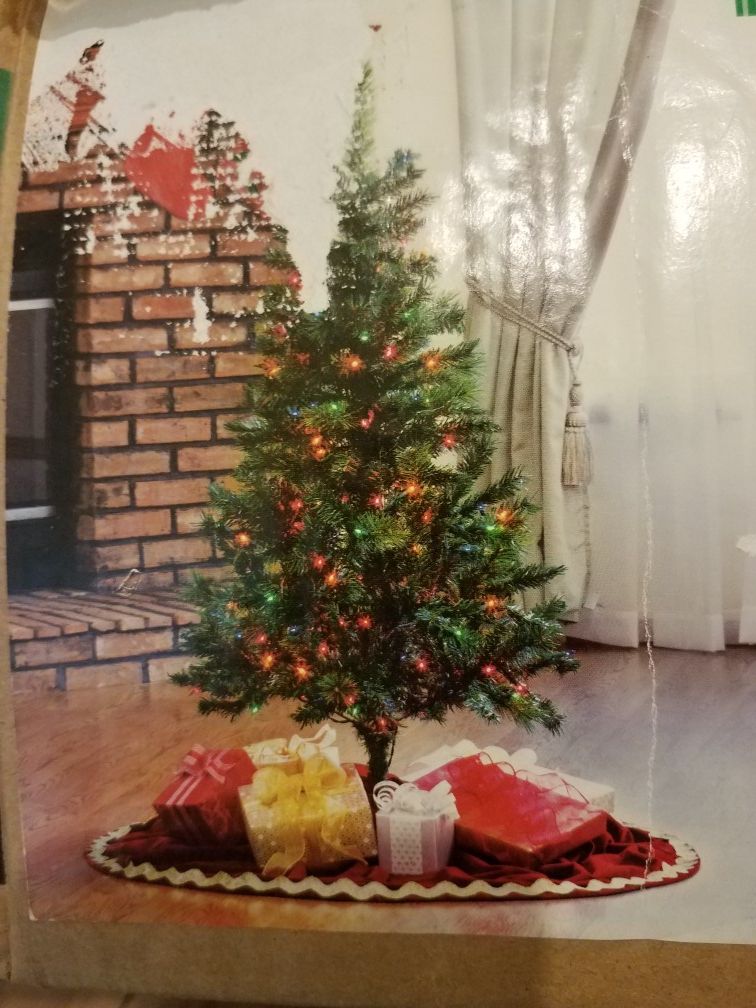 4.5 Pre- lit Christmas Tree with Ornaments
