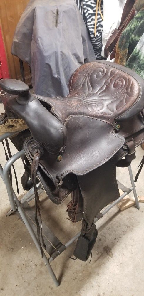 Simco Saddle