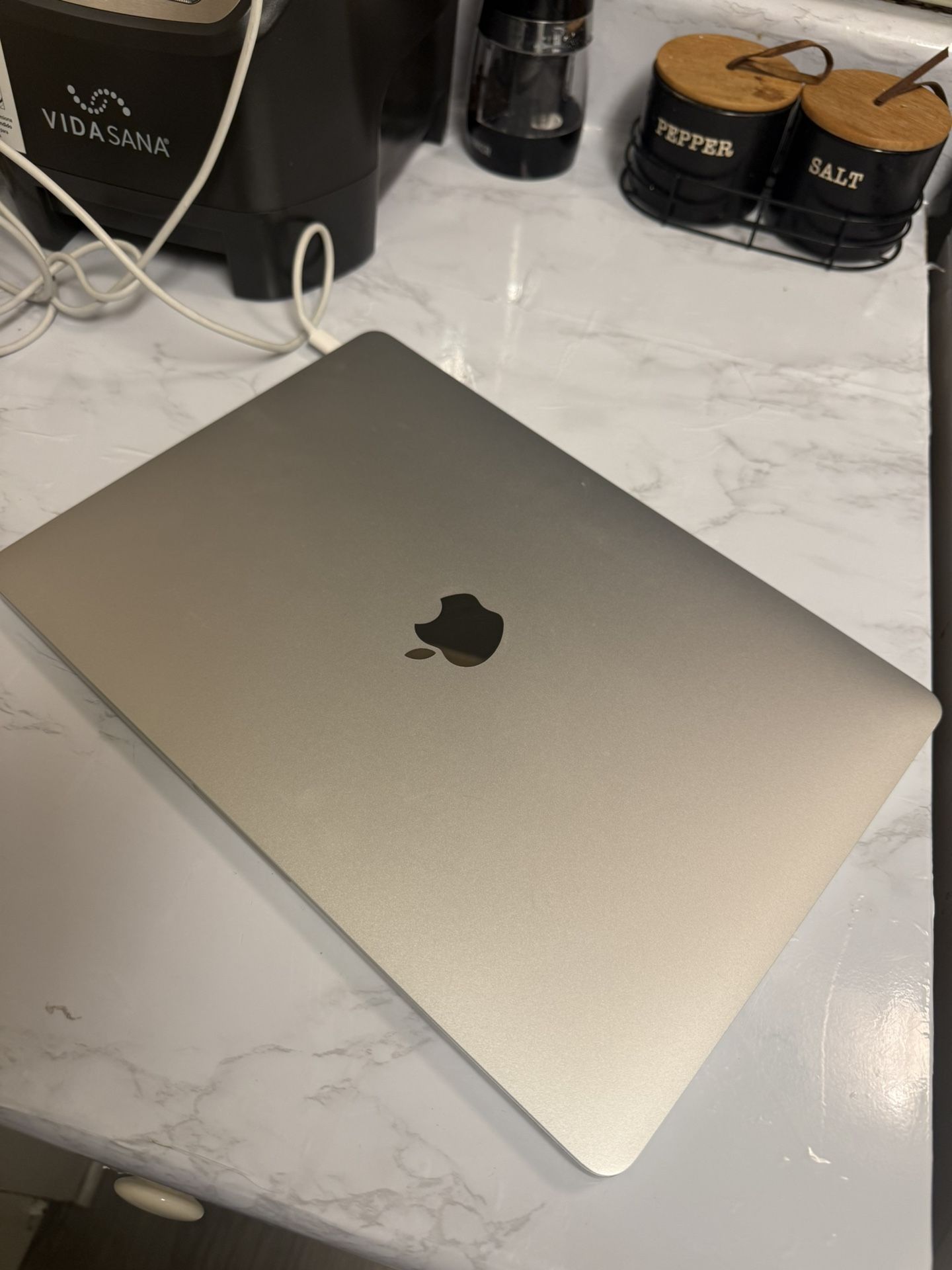 LAPTOP MACBOOK PRO