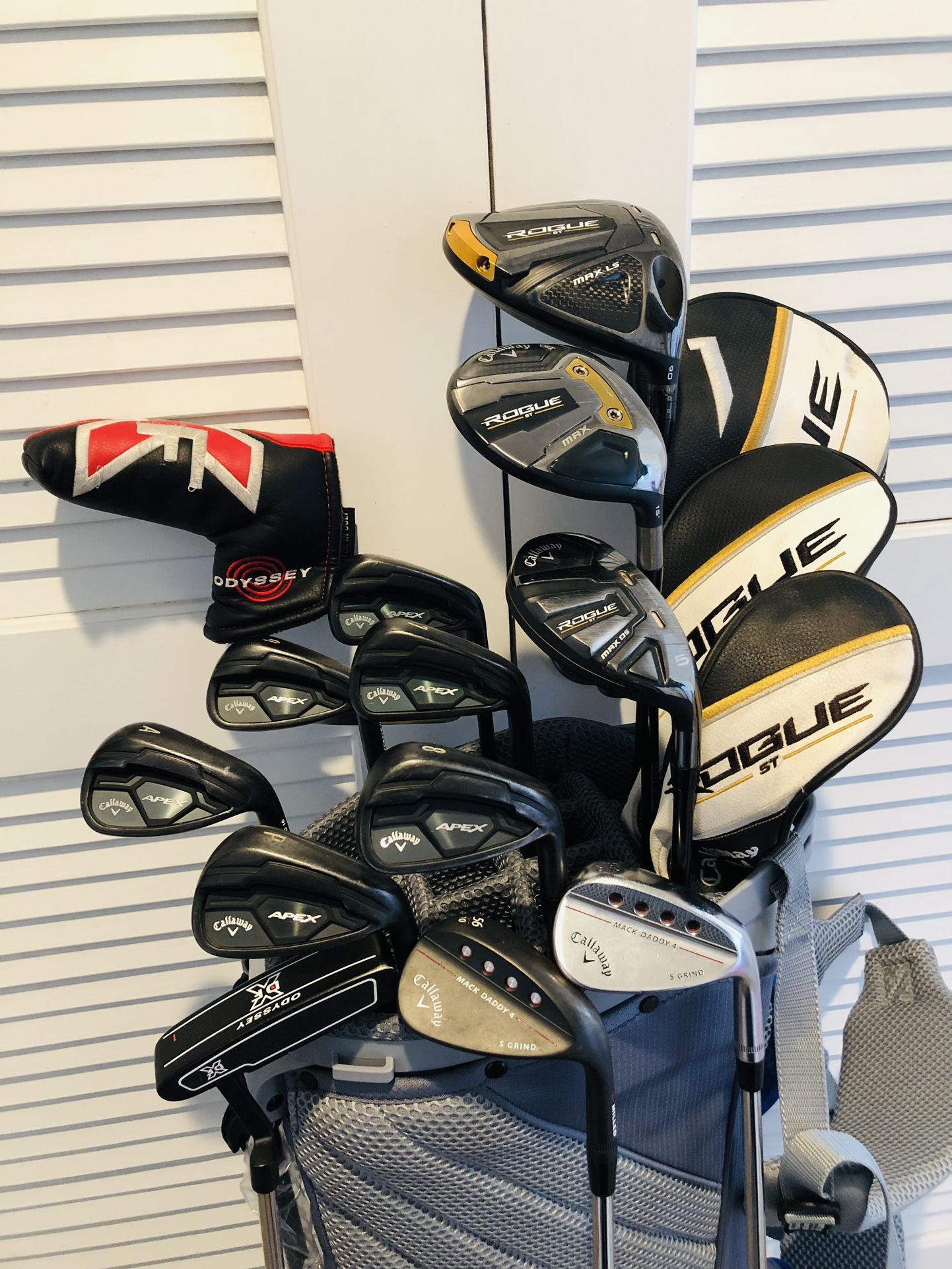 Callaway Apex Smoke Black Edition Iron Set, Irons 6-PW, AW with Callaway Rogue ST Max LS Driver