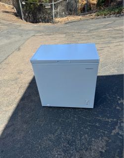 Freezer large household deep chest with internal light (delivery available)