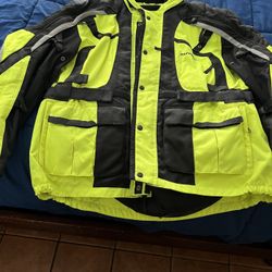 Motorcycle Touring Jacket  3xl Used For 30  Min Ride Perfect Has Back Supprte Sofr Armor Awesome  jacket