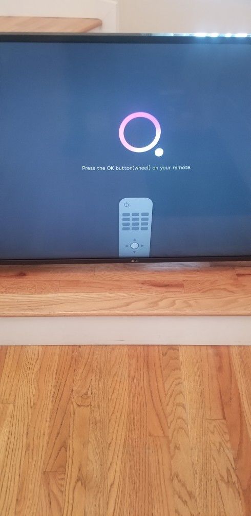 NEW cond 50 INCHES LG TV WITH REMOTE SMART TV WORKS EXCELLENT ,