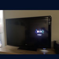 LG 47” Non-smart Flat Panel LCD TV