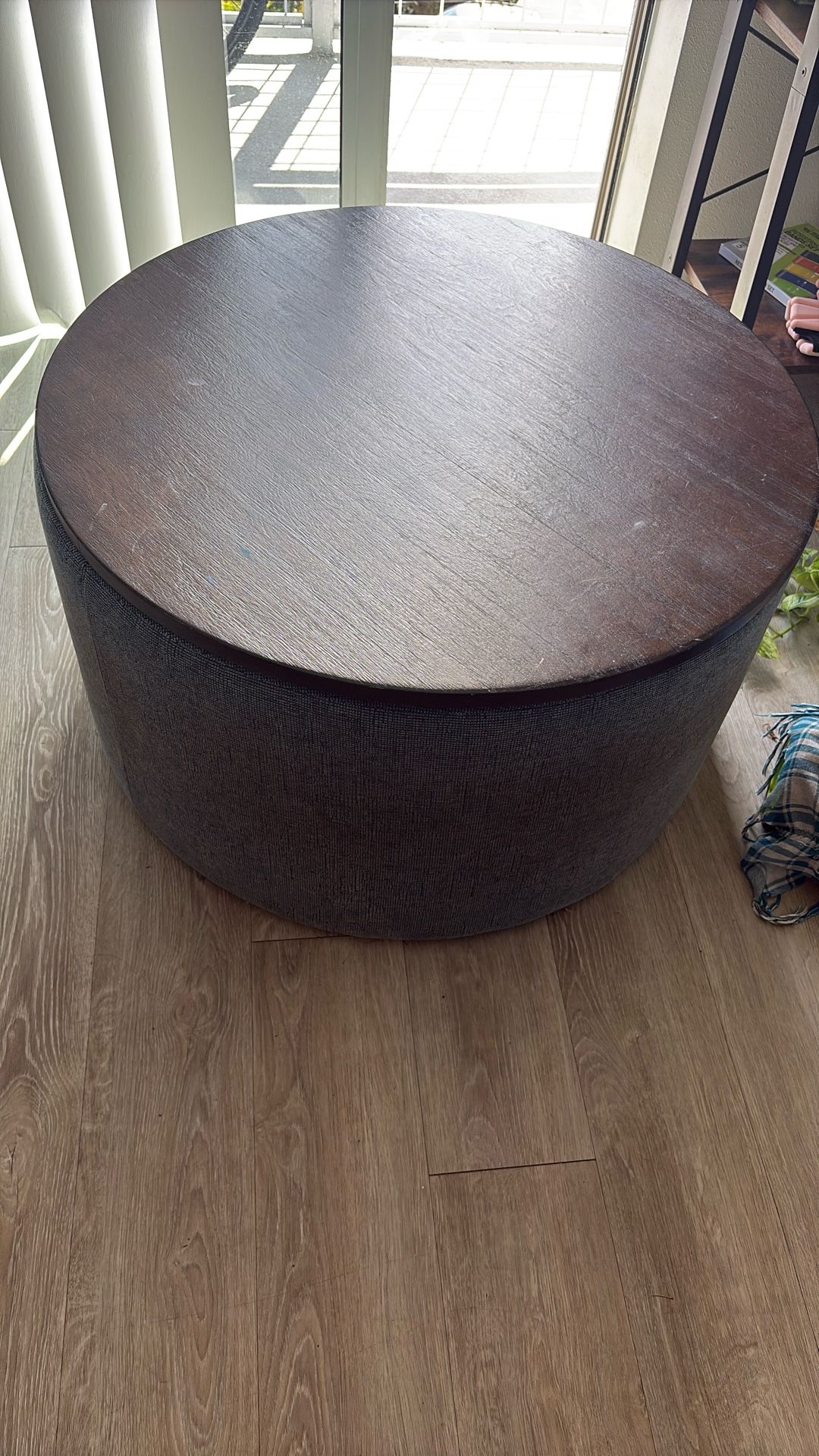 Round Coffee Table 