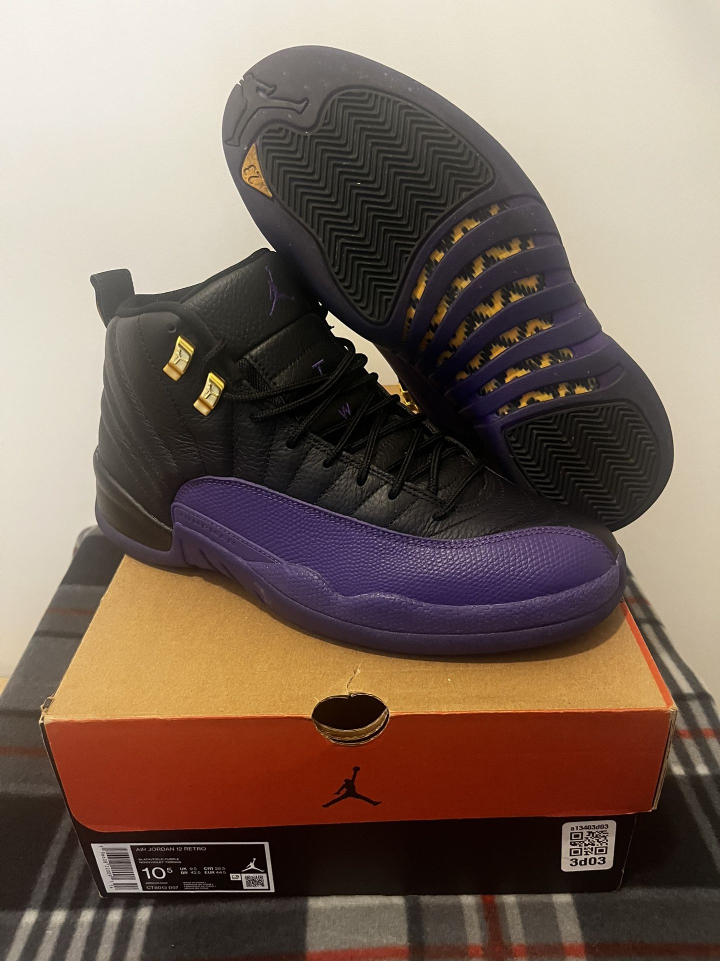 Nike Air Jordan Retro 12 Sz 10.5 Black/Purple/Gold