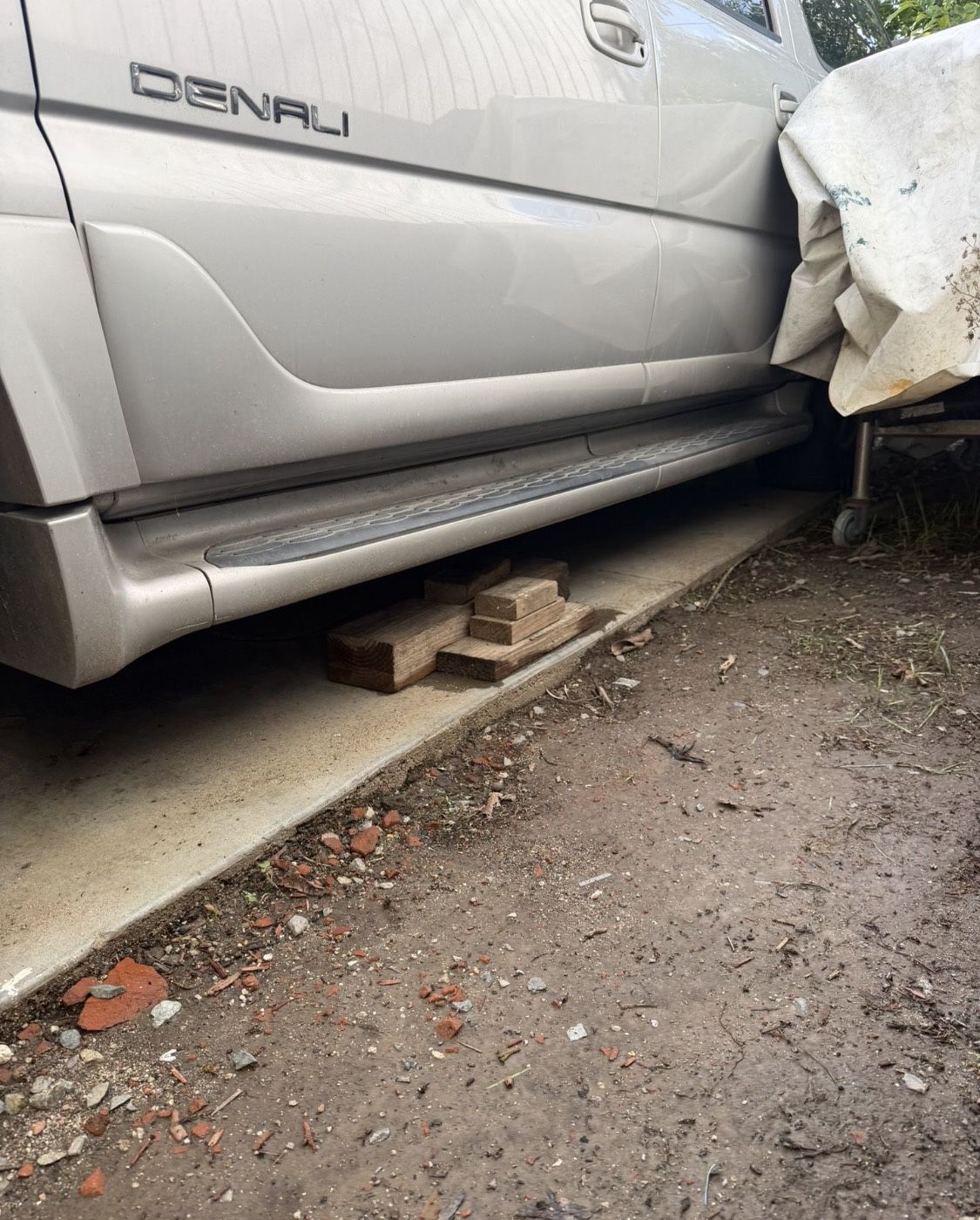 Yukon Denali XL ( Running Board )