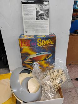 Lost in space the juniper 2 polar lights looks new but not sure three packages are sealed