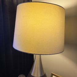 2 lamps