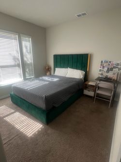 Aeliana Upholstered Low Profile Platform Bed
