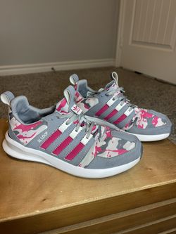 Women’s Pink Camo Print Adidas size 6