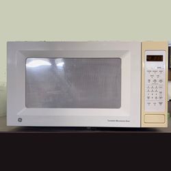 GE Counter Top Microwave 1.8 Cu. Ft. Capacity in Rancho Penasquitos