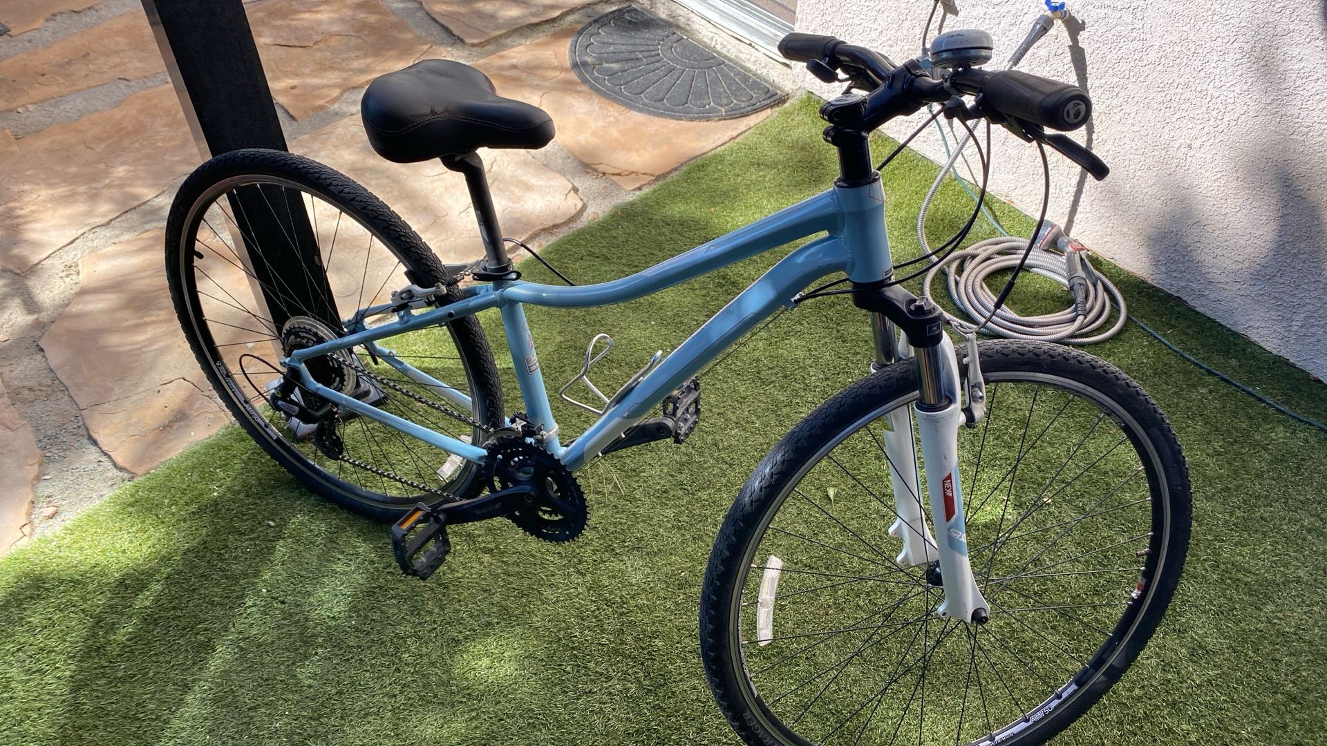 Trek Neko Woman’s Hybrid Bicycle