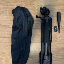 Camera and Phone Tripod "74 With Case