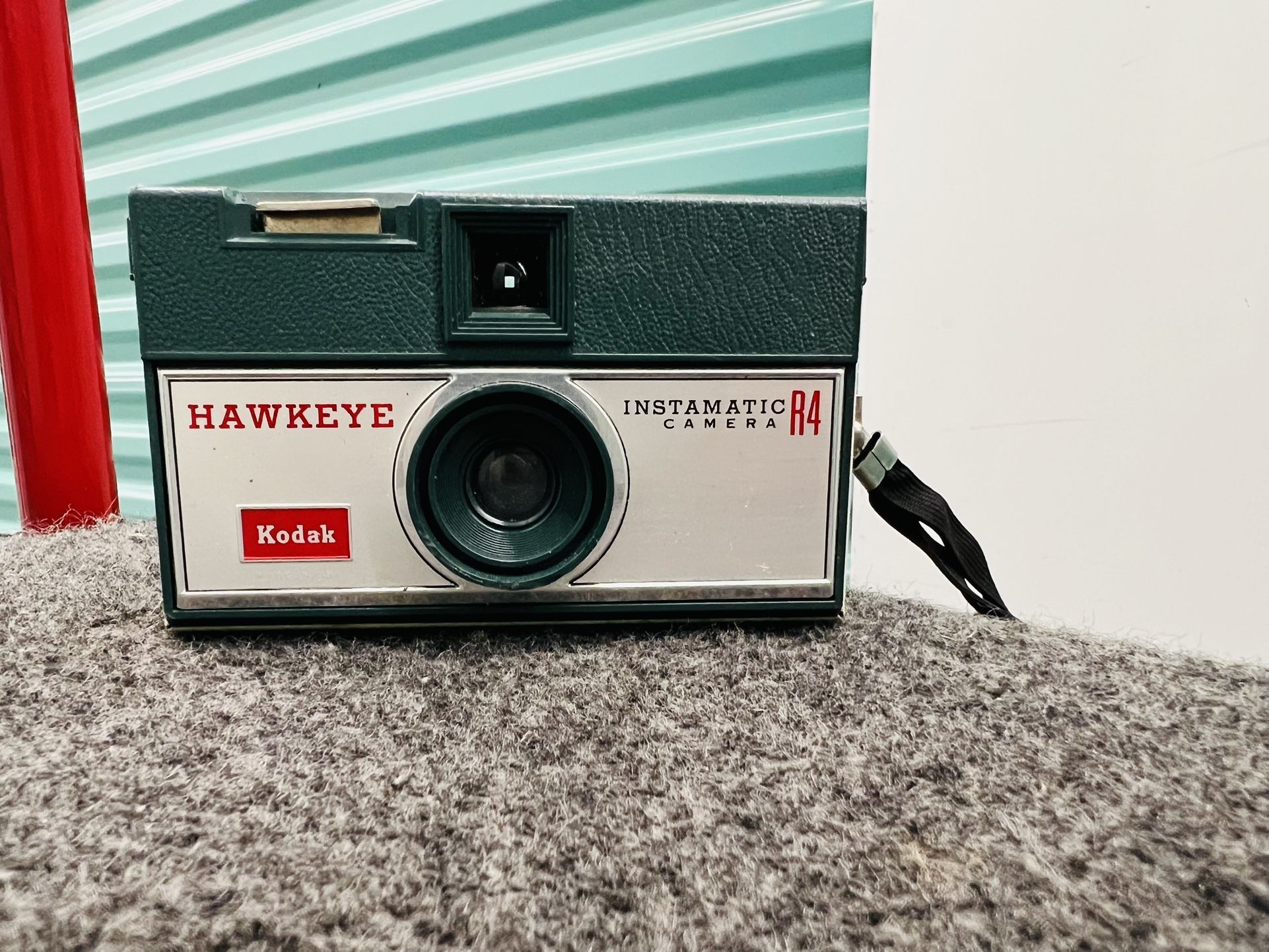 Vintage Kodak Hawkeye Instamatic R4 Camera - Uses 126 Film Circa 1960