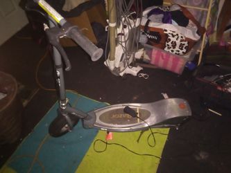 E-300 razor scooter