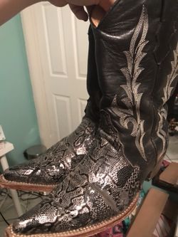 Cowgirl Boots size 9 Women’s