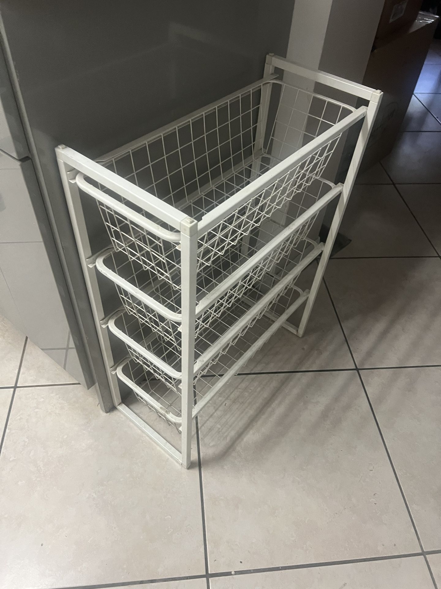 Narrow Wire Storage