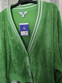 Sueter Corto De Manga Larga Verde Para Mujer Medida XXL 