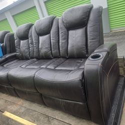 New Condition Leather Recliner Sofa With Bluetooth 
