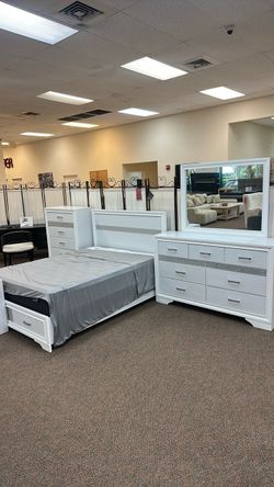 White Bedroom Set with Dresser and Mirror- finance available