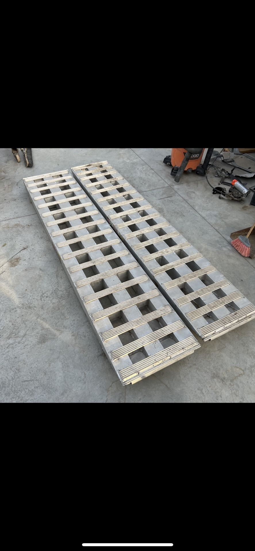 Heavy Duty Aluminum Ramps 8ft Long X 18in Wide