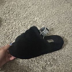 Ugg Fluffy Slippers
