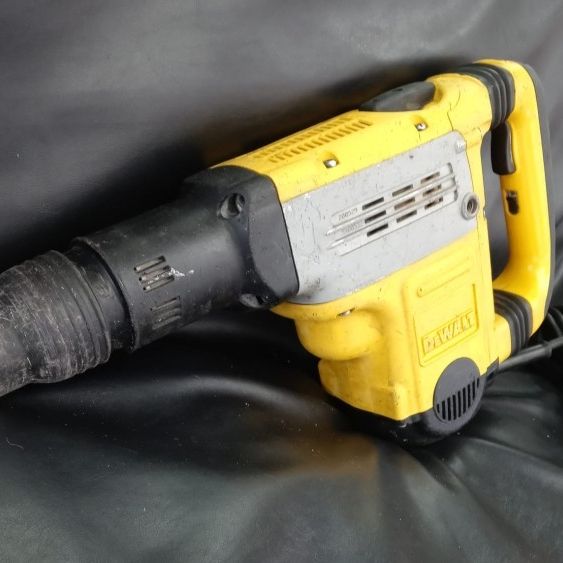 DeWalt Hot Glue Gun & Glue Sticks for Sale in Staten Island, NY - OfferUp