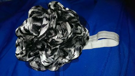 Baby girl head band.