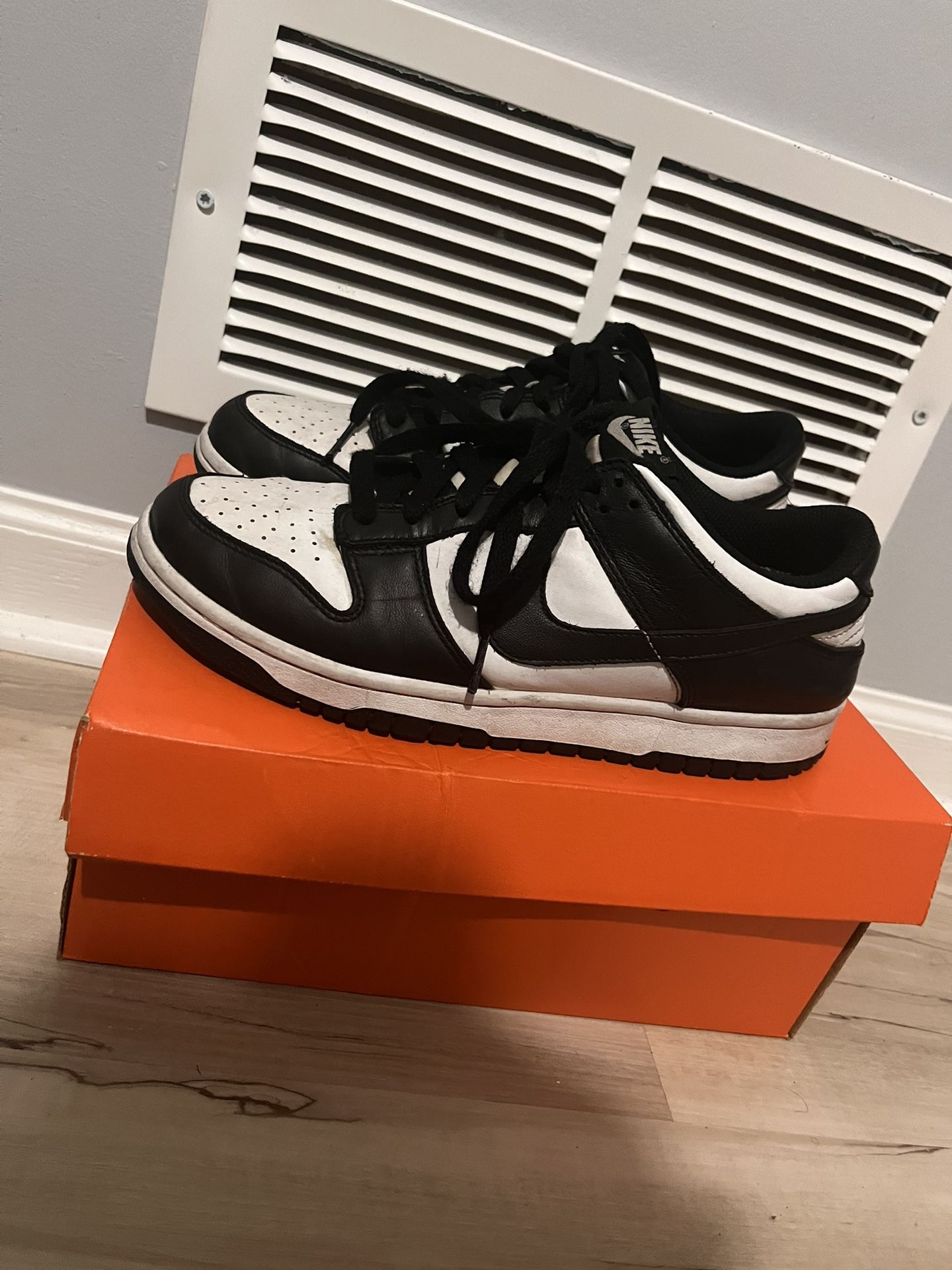 Nike Panda Dunks