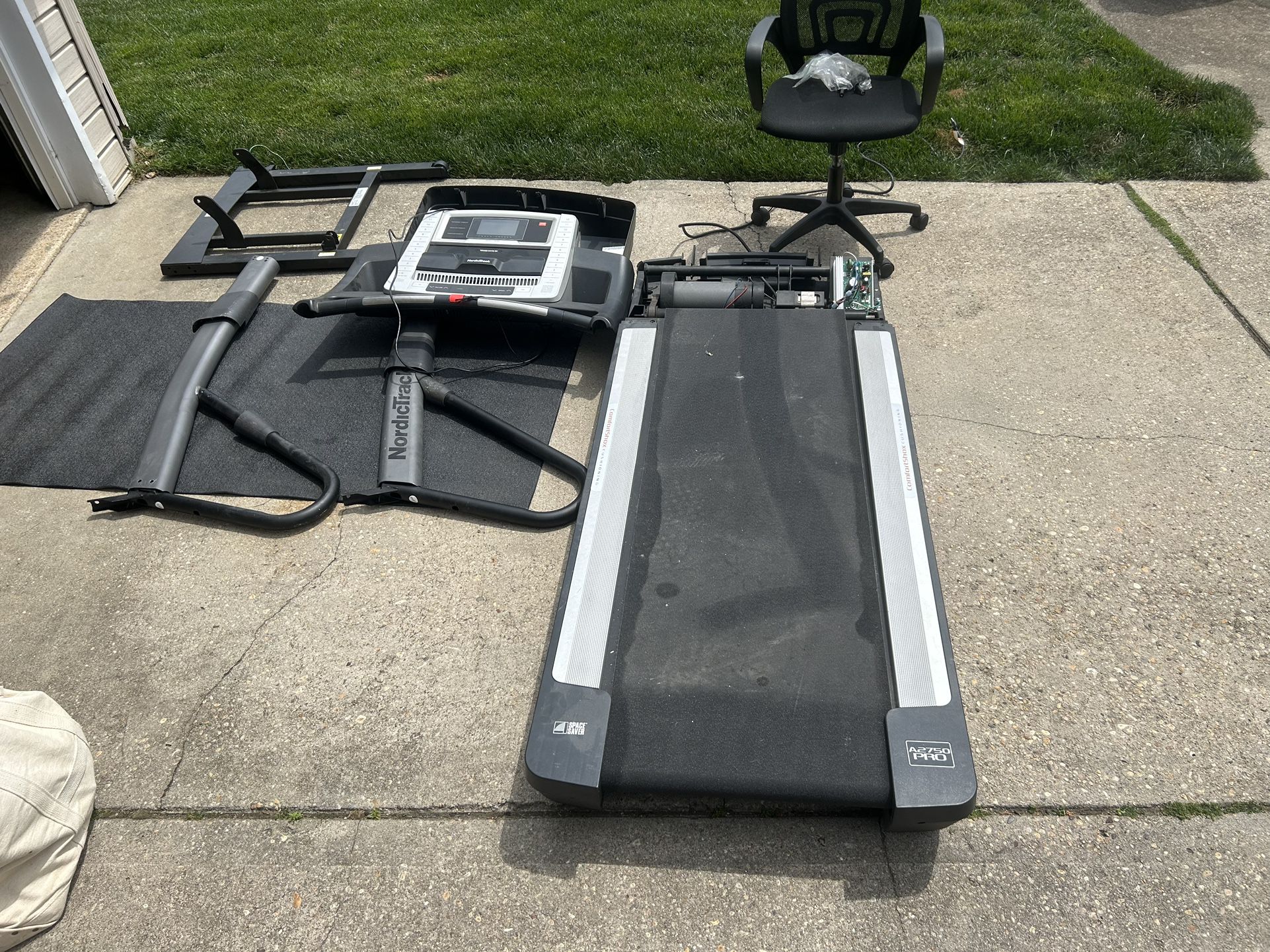 NordicTrack A2750 Pro Treadmill 