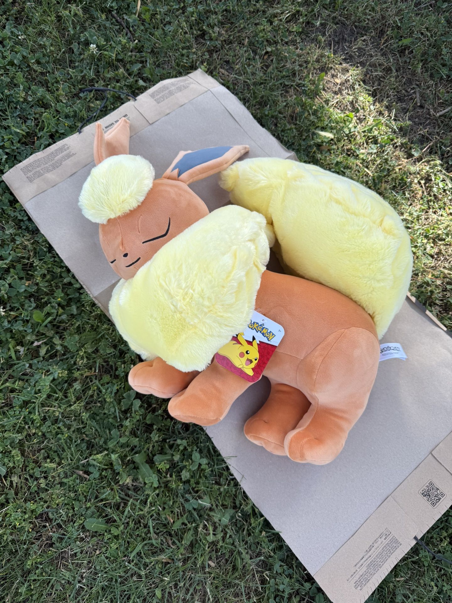 Pokémon Jazwares Plush flareon 18inch Sleeping Pose