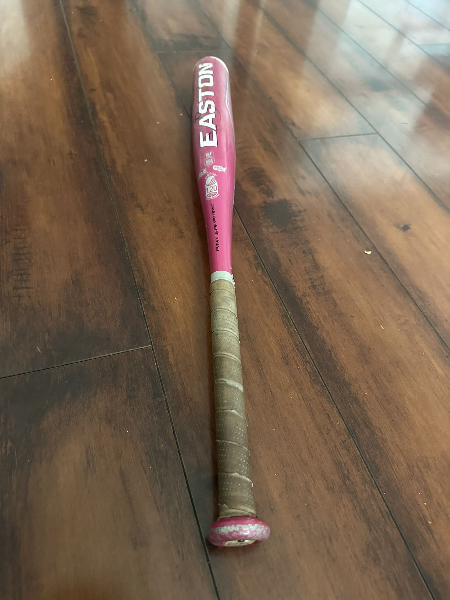 Easton Girls Baseball Or Softball Bat Size 26”
