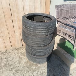 Tires 235/40 R19... 100$ trades welcome