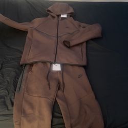 nike tech sweatsuit brand new