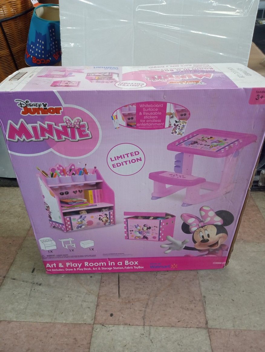Minnie Mouse 3-Piece Art & Play Toddler Room-in-a-Box by Delta Children – Includes Draw & Play Desk, Art & Storage Station & Fabric Toy Box, Pink