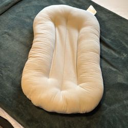 Snuggle Me Organic infant lounger