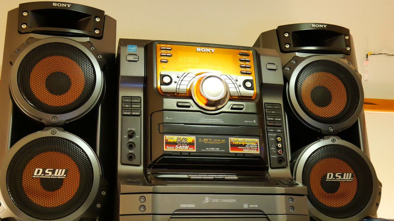 Sony Stereo with Free CDs