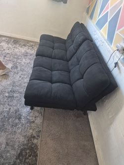 Black futon /couch