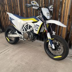 2019 Husqvarna 701 Supermoto 