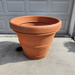 30" Rolled Rim Planter
